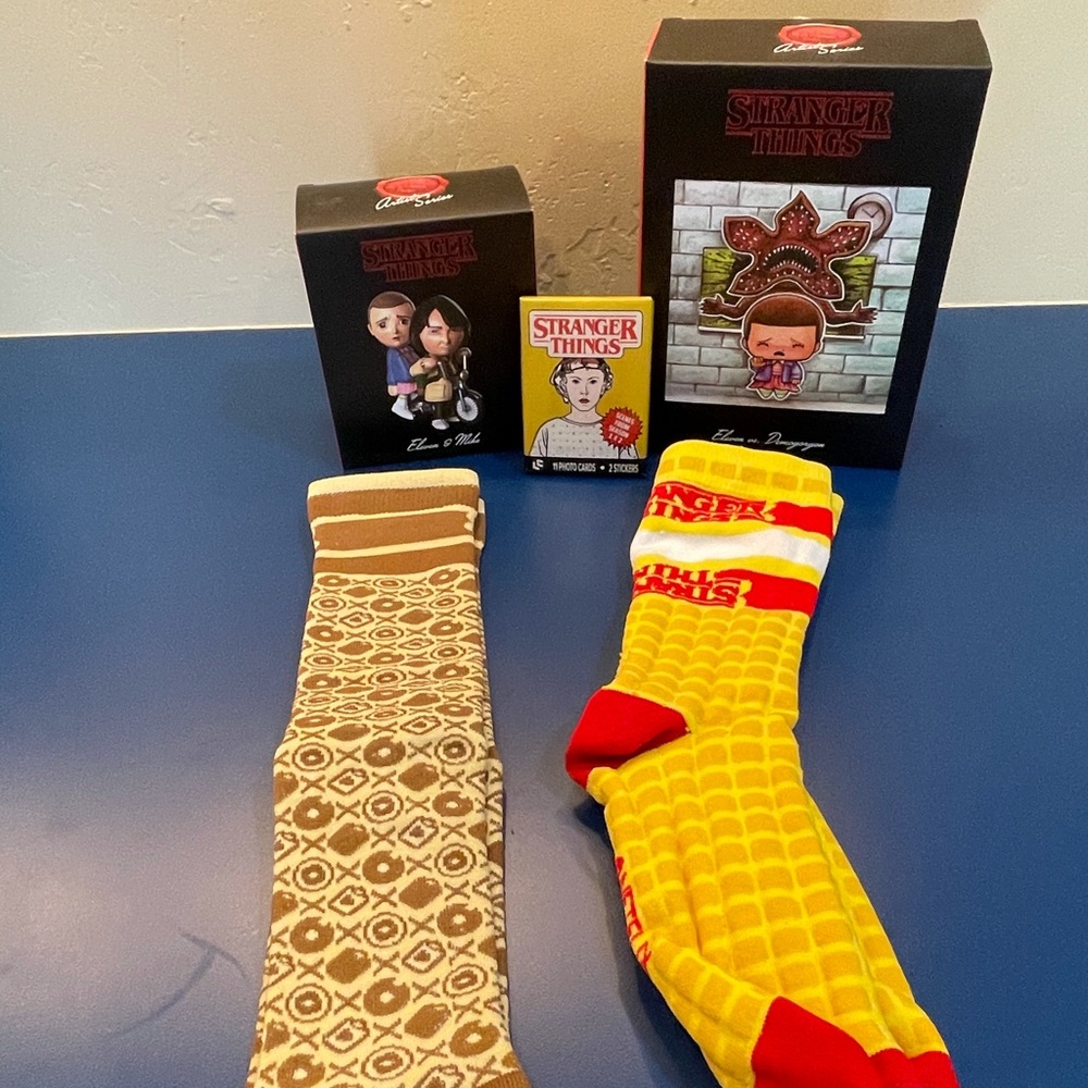 Loot Crate Stranger Things bundle